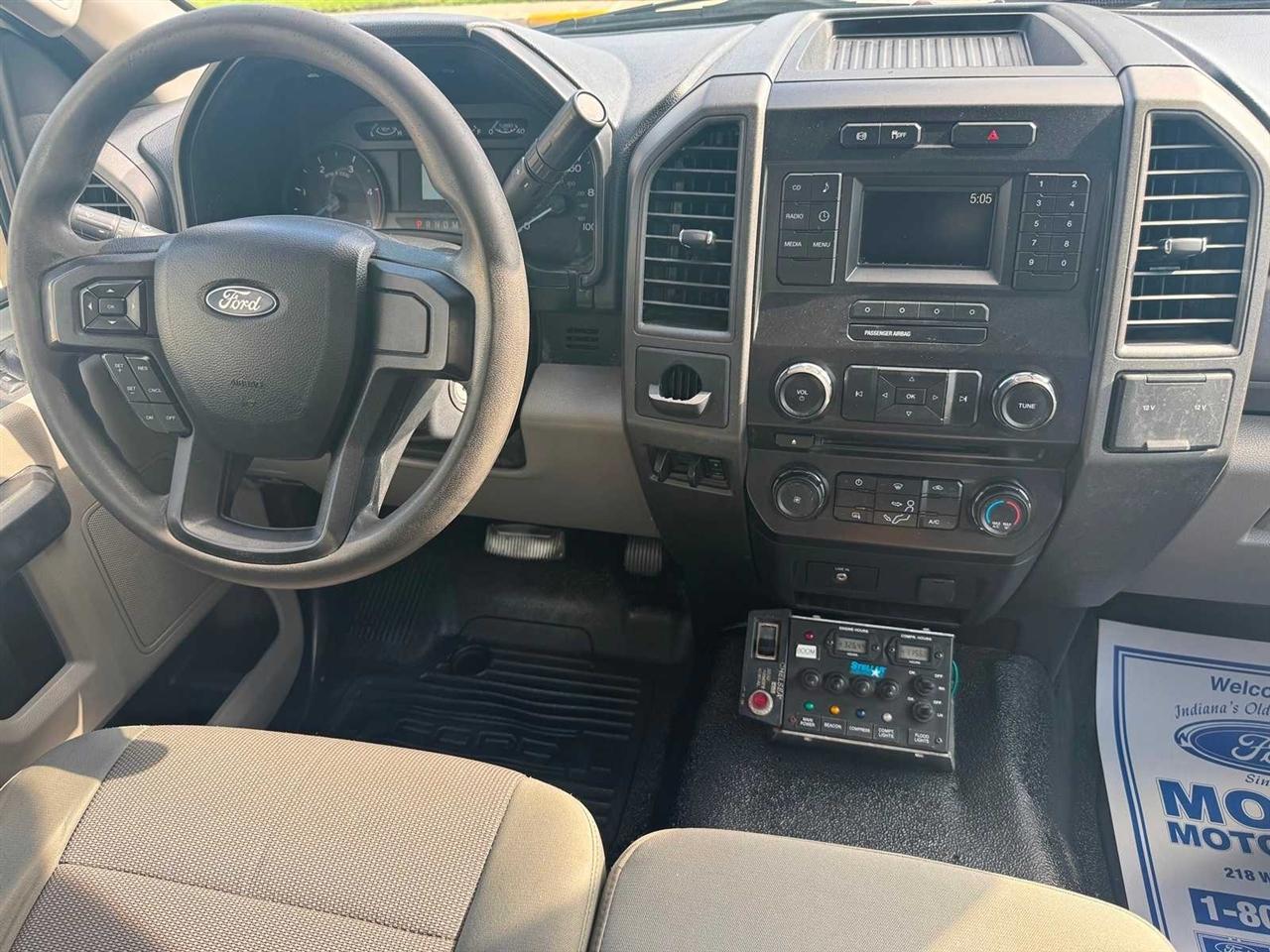 Ford Super Duty F-550 DRW XL 2WD Reg Cab 145" WB 60" CA 2017