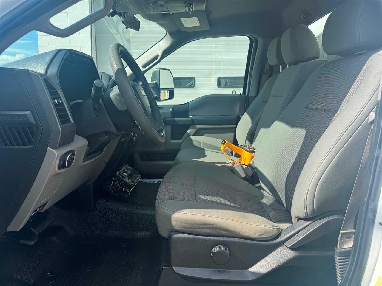 Ford Super Duty F-550 DRW XL 2WD Reg Cab 145" WB 60" CA 2017