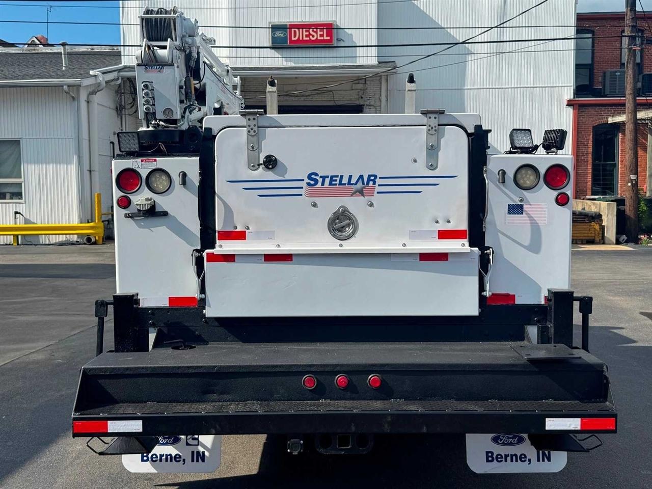 Ford Super Duty F-550 DRW XL 2WD Reg Cab 145" WB 60" CA 2017