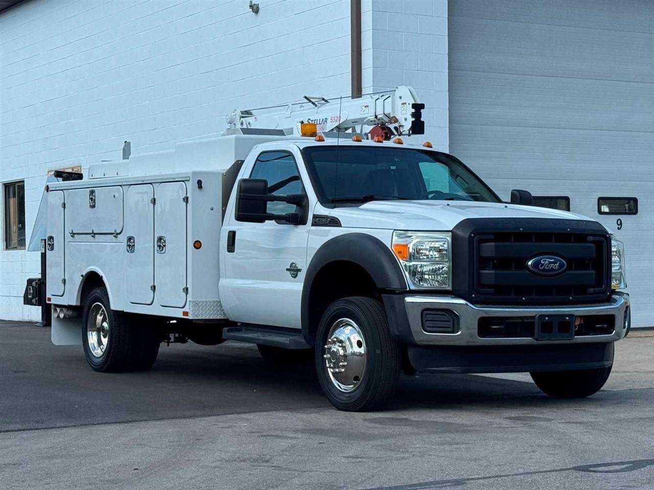 Ford Super Duty F-550 DRW 2WD Reg Cab 141" WB 60" CA XL 2015