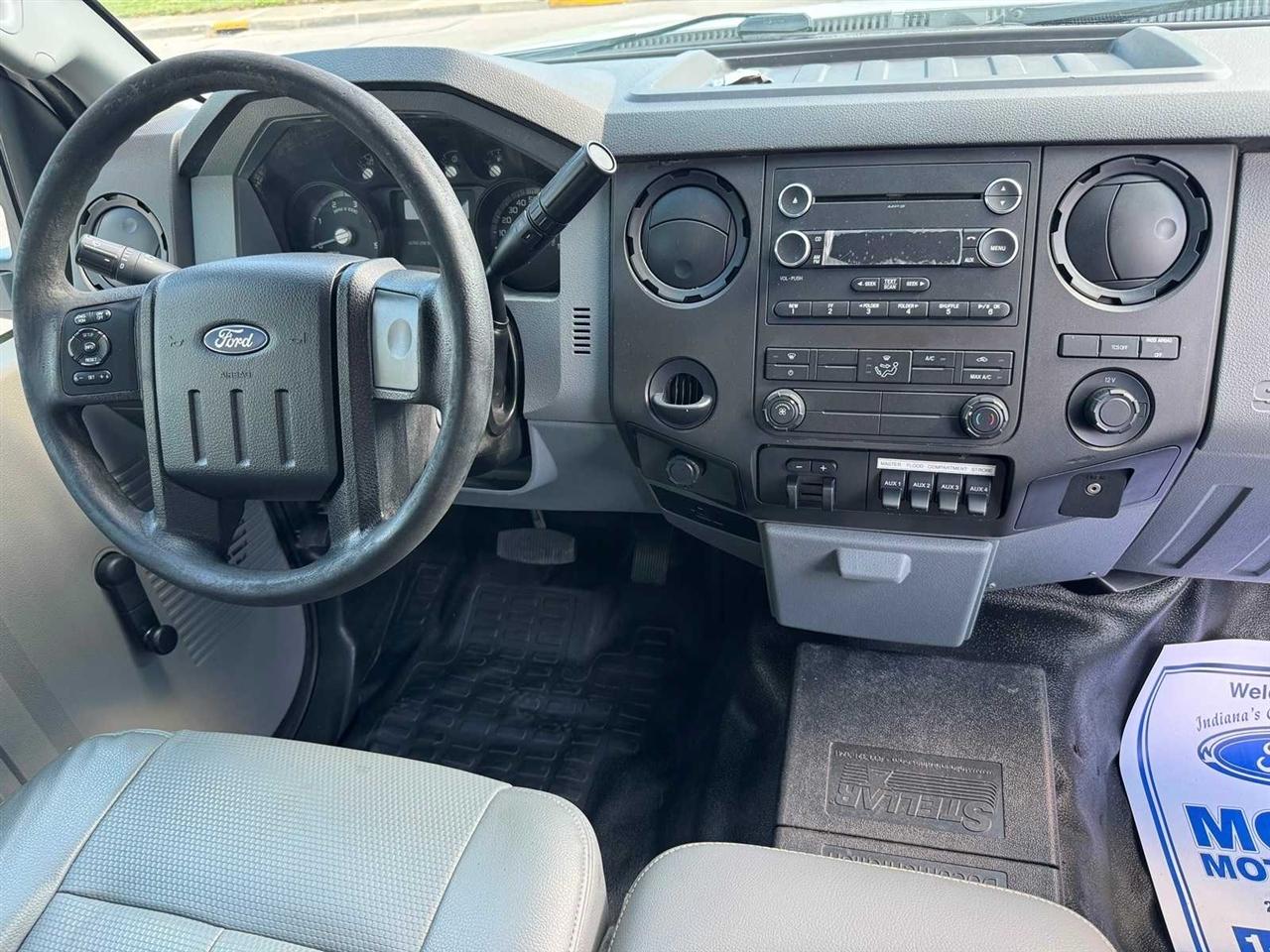 Ford Super Duty F-550 DRW 2WD Reg Cab 141" WB 60" CA XL 2015