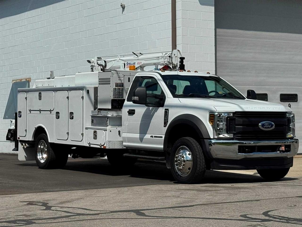 Ford Super Duty F-550 DRW XL 4WD Reg Cab 145" WB 60" CA 2019