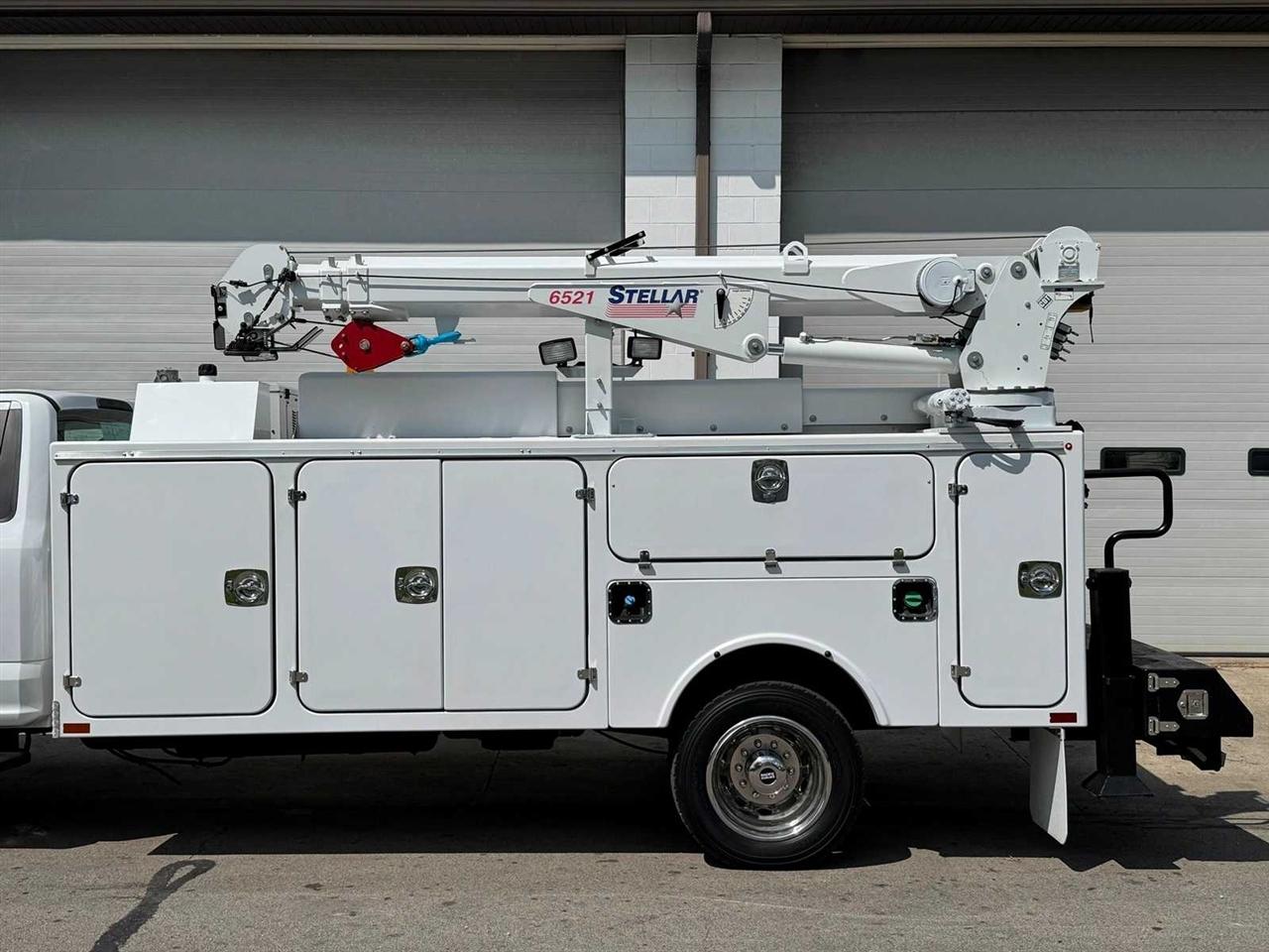 Ford Super Duty F-550 DRW XL 4WD Reg Cab 145" WB 60" CA 2019