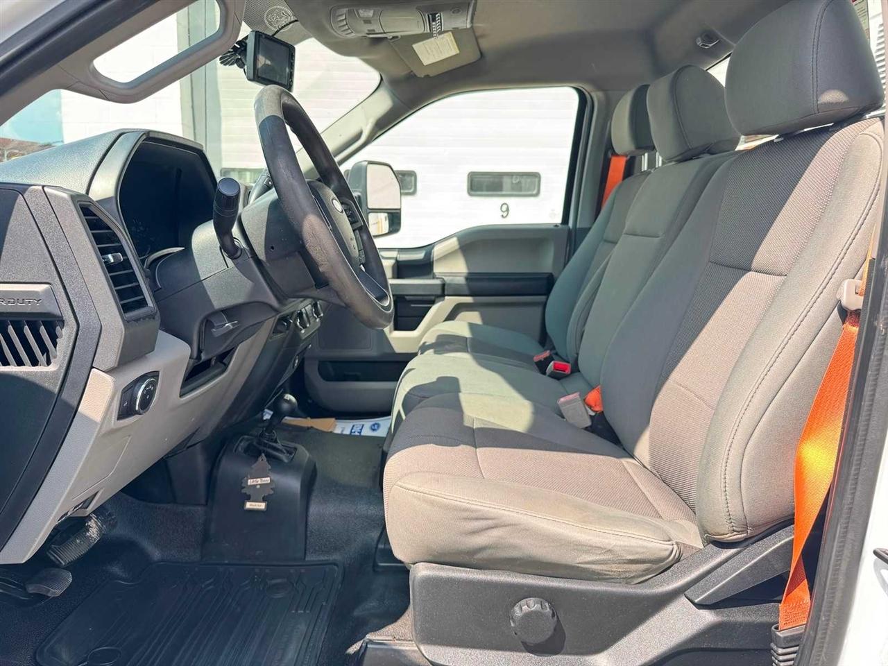 Ford Super Duty F-550 DRW XL 4WD Reg Cab 145" WB 60" CA 2019