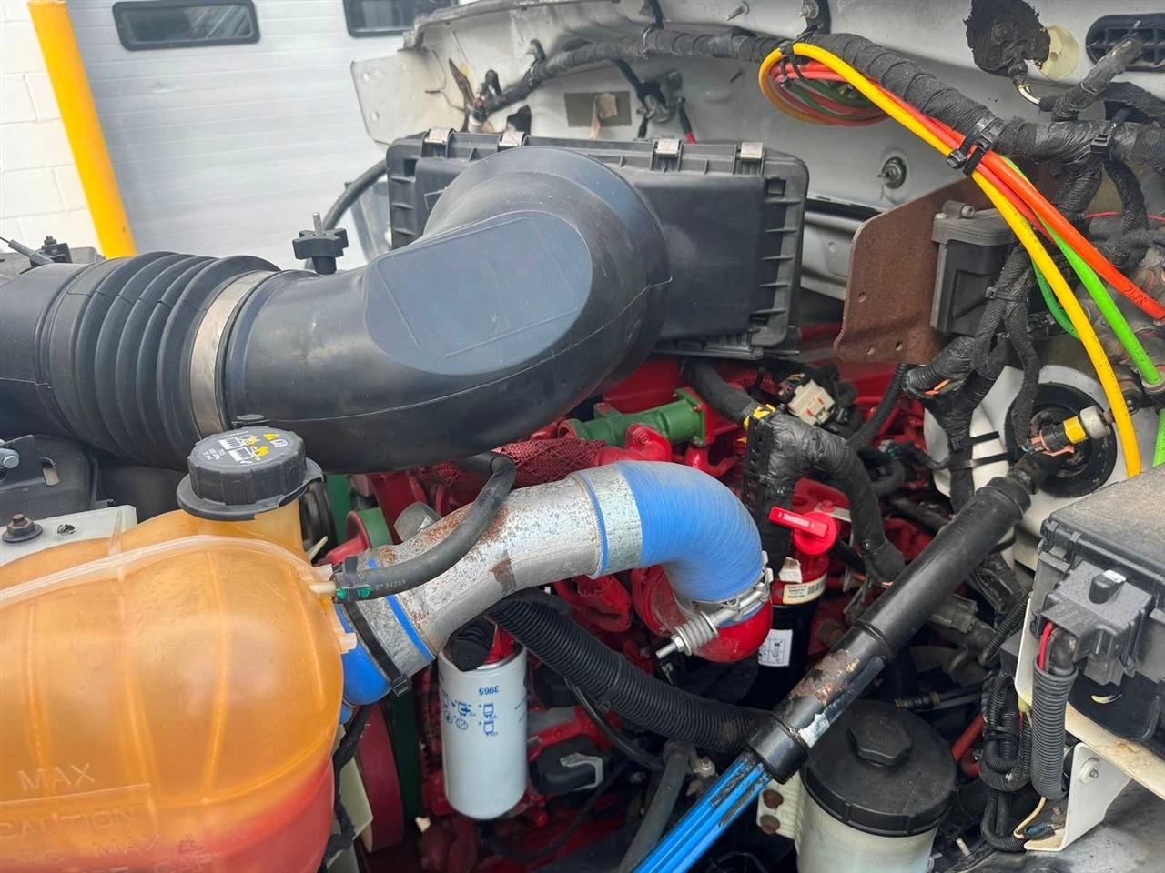 Ford Super Duty F-650 Straight Frame Reg Cab XL 2015