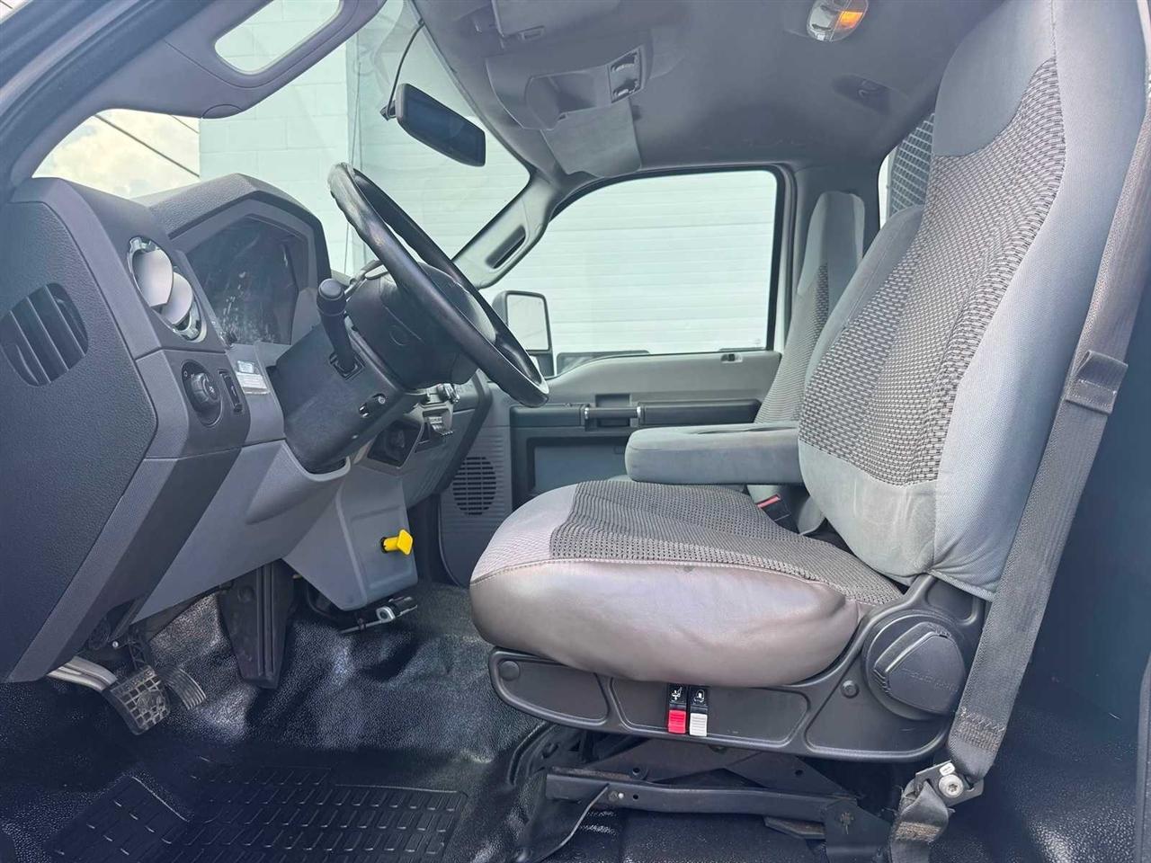 Ford Super Duty F-650 Straight Frame Reg Cab XL 2015