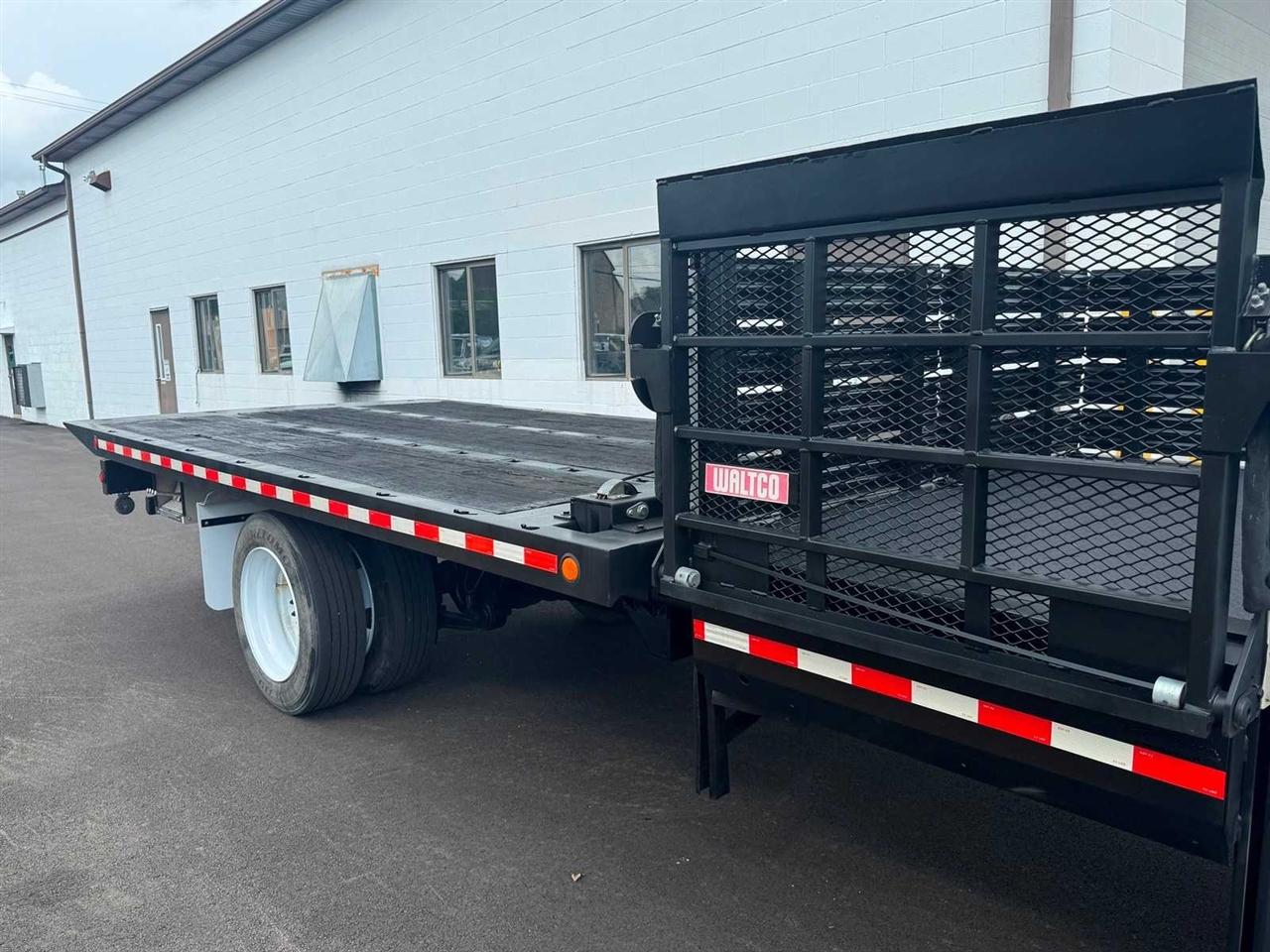Ford Super Duty F-650 Straight Frame Reg Cab XL 2015