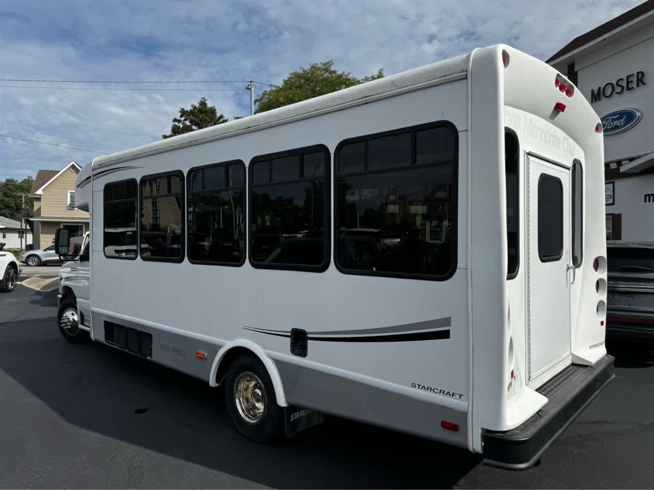 Ford Econoline Commercial Cutaway E-450 Super Duty 158" DRW 2012