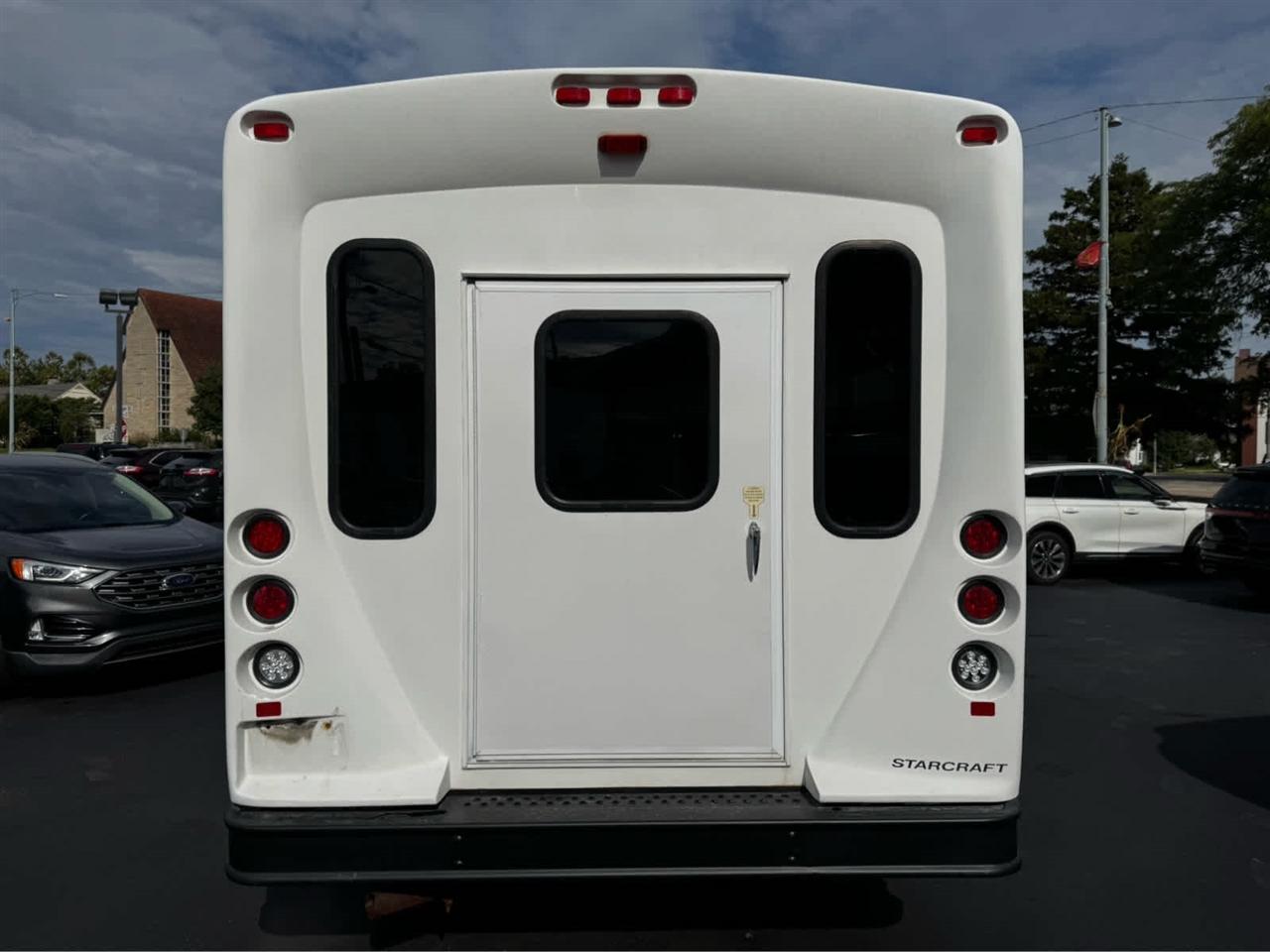 Ford Econoline Commercial Cutaway E-450 Super Duty 158" DRW 2012