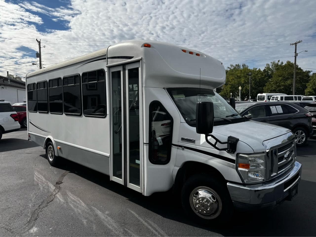 Ford Econoline Commercial Cutaway E-450 Super Duty 158" DRW 2012
