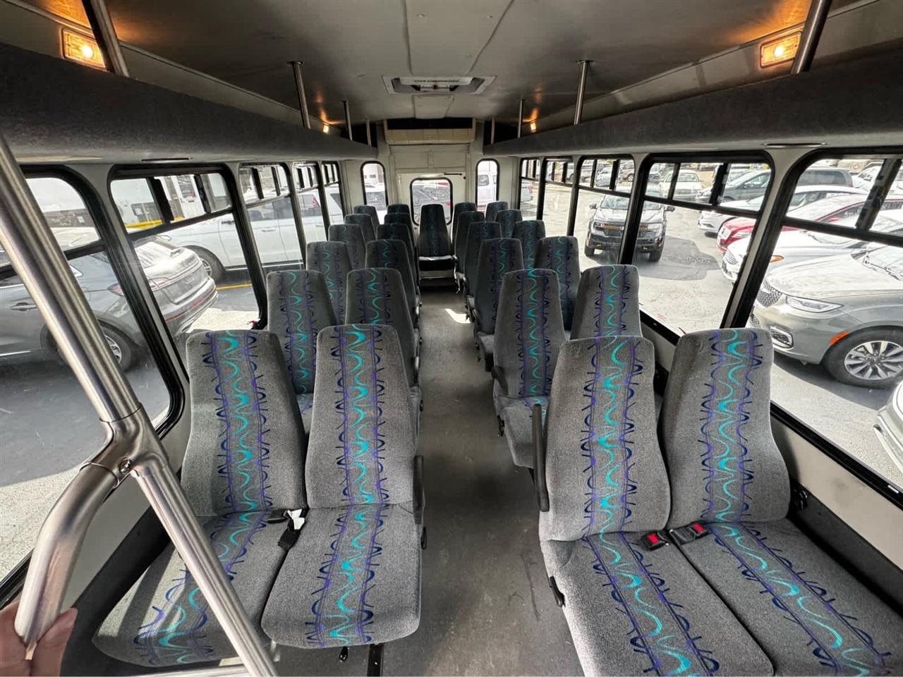 Ford Econoline Commercial Cutaway E-450 Super Duty 158" DRW 2012