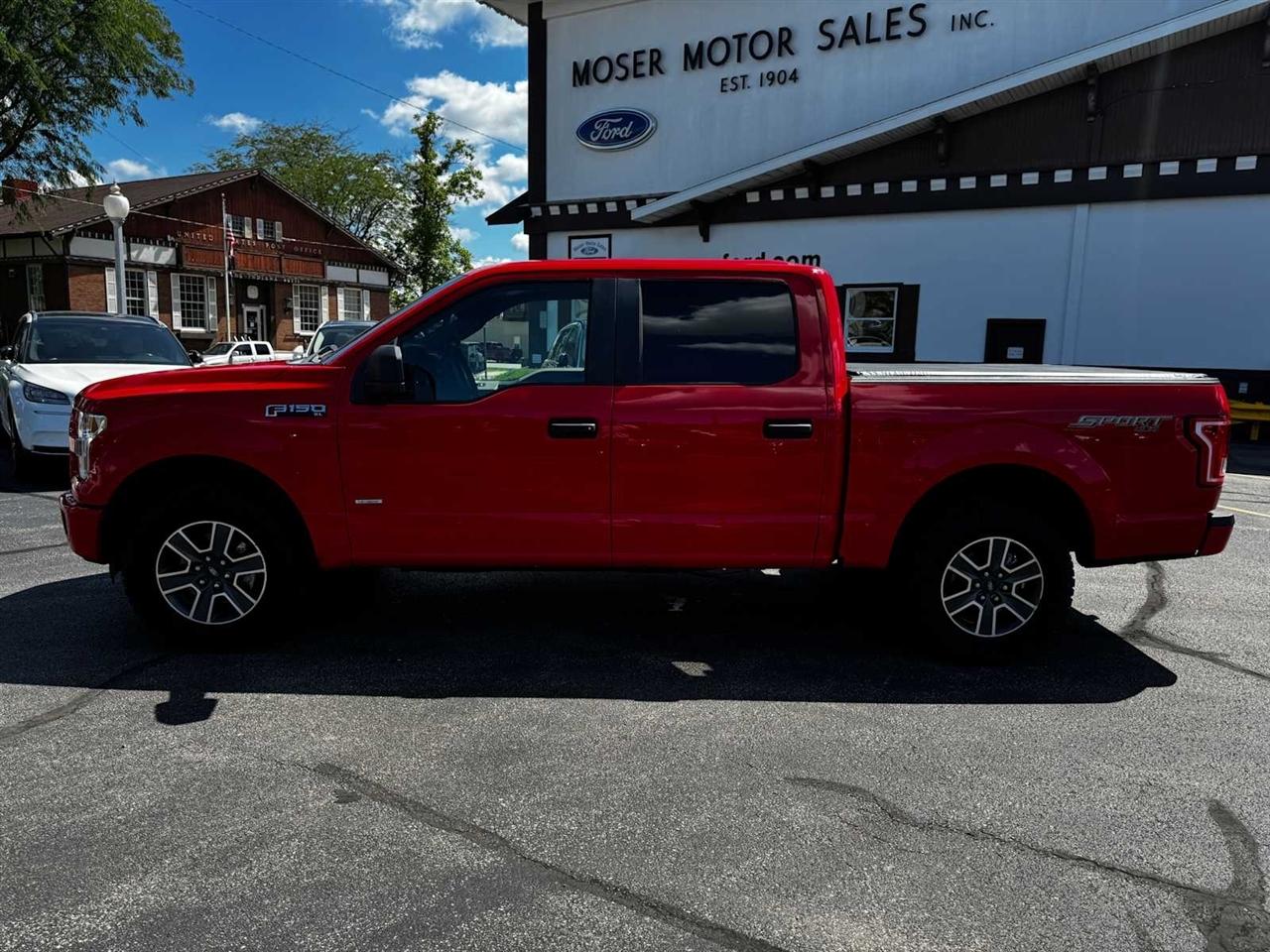 Ford F-150 4WD SuperCrew 145" Lariat 2016