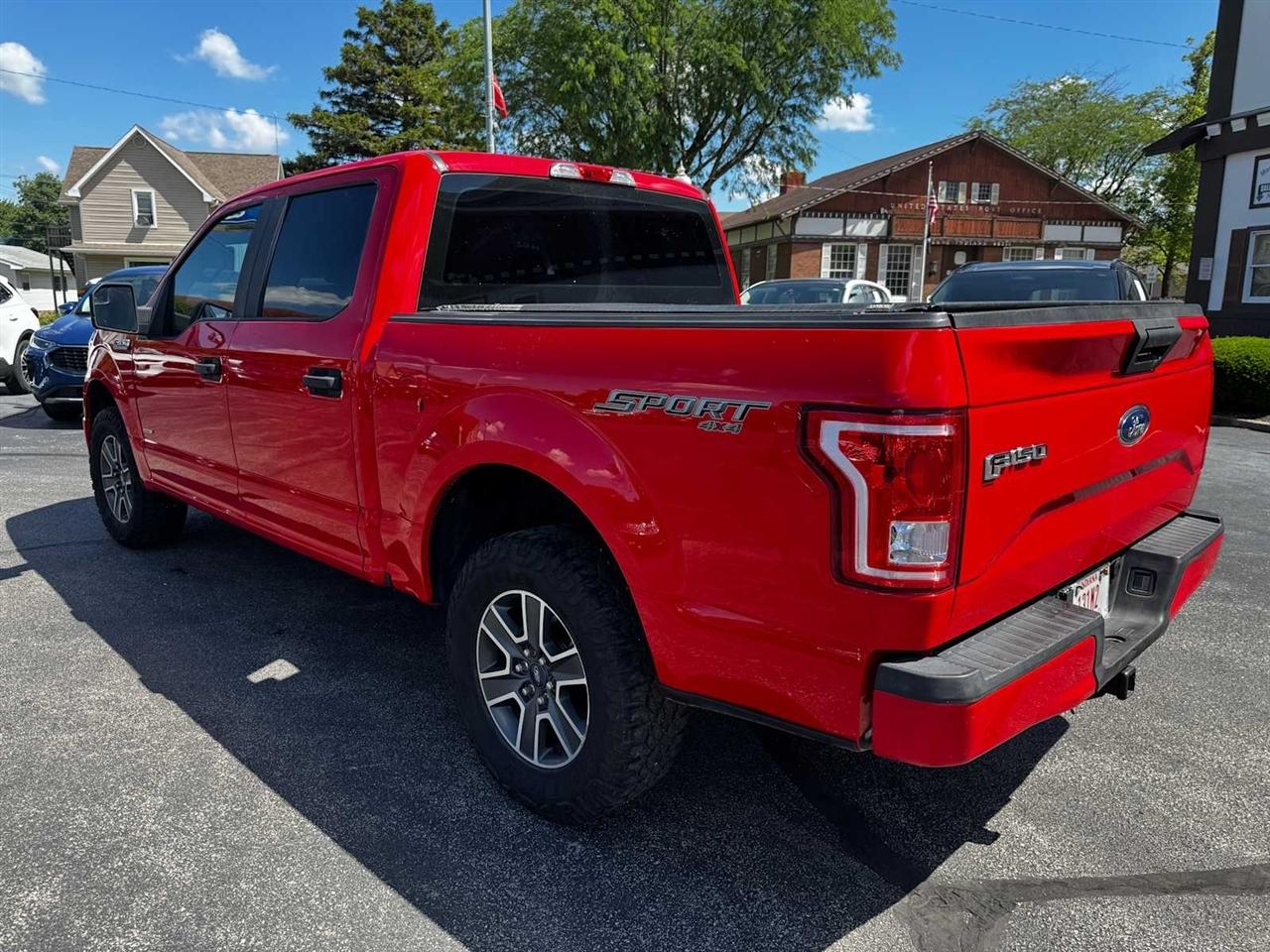 Ford F-150 4WD SuperCrew 145" Lariat 2016