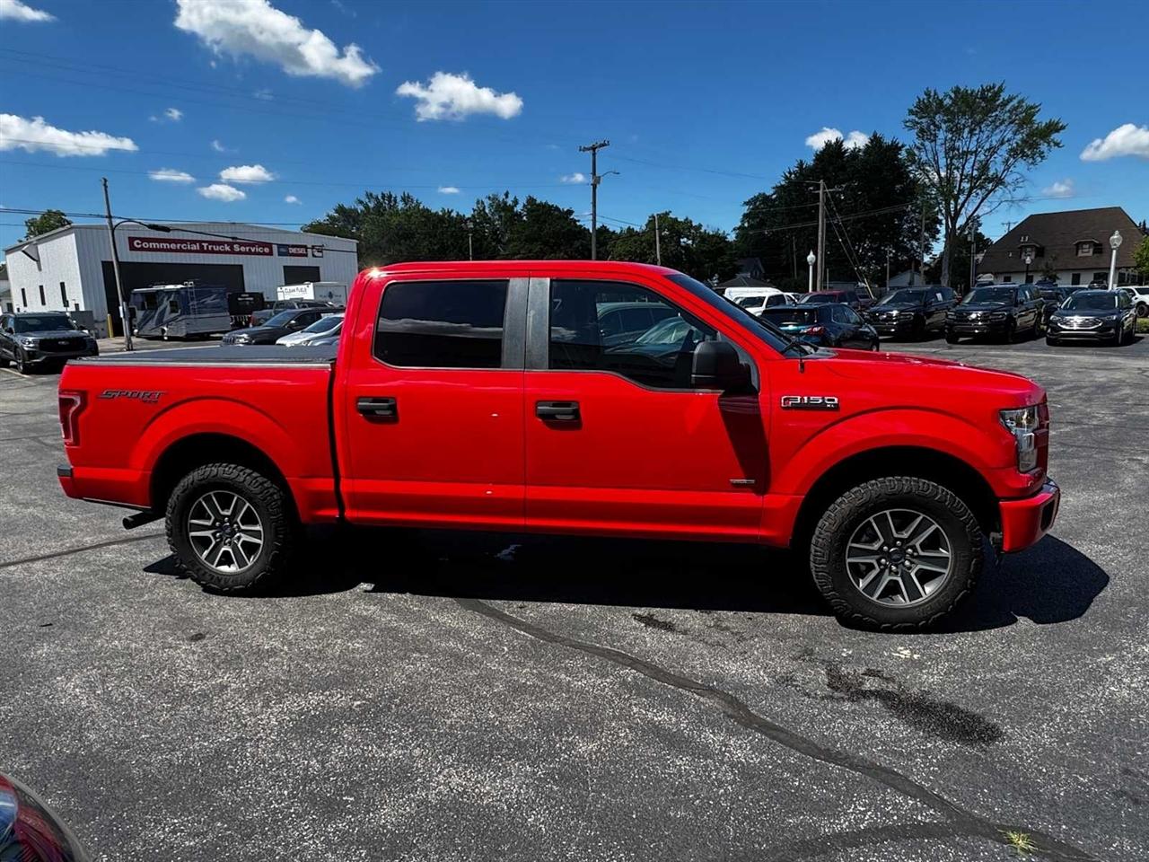 Ford F-150 4WD SuperCrew 145" Lariat 2016