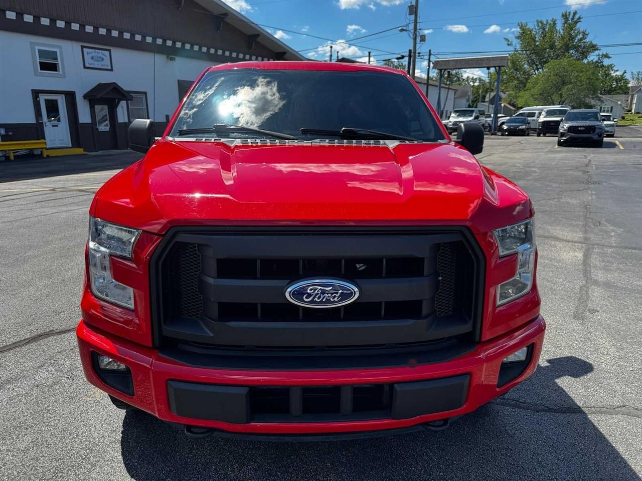 Ford F-150 4WD SuperCrew 145" Lariat 2016