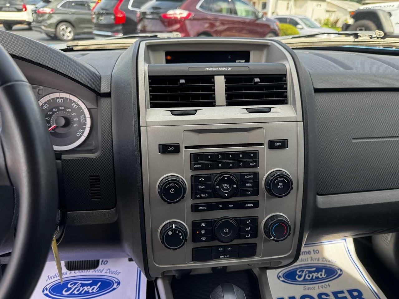 Ford Escape FWD 4dr XLT 2011