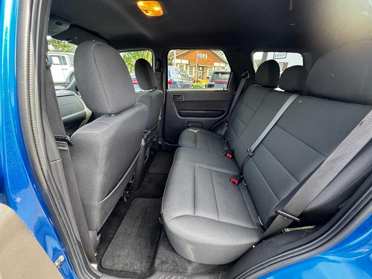Ford Escape FWD 4dr XLT 2011