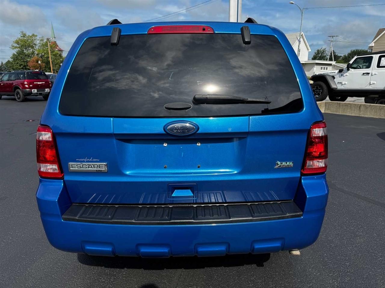 Ford Escape FWD 4dr XLT 2011