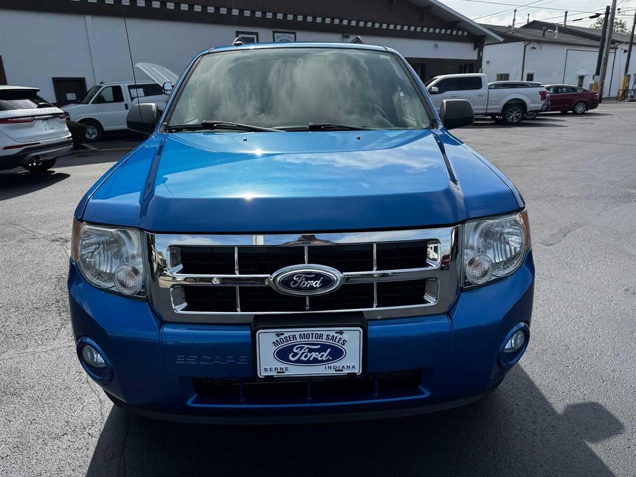 Ford Escape FWD 4dr XLT 2011