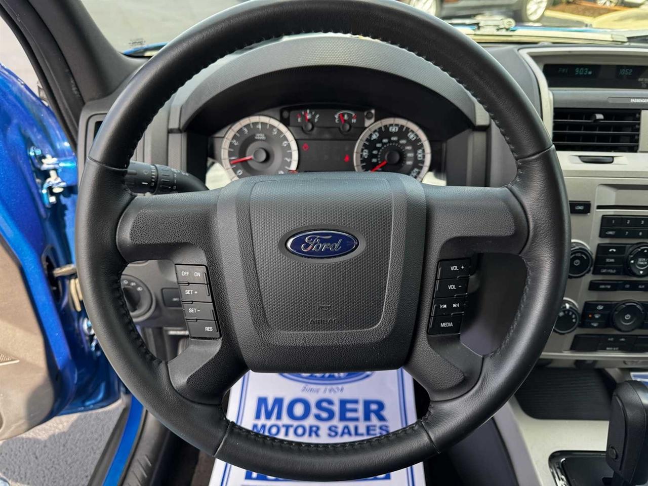 Ford Escape FWD 4dr XLT 2011