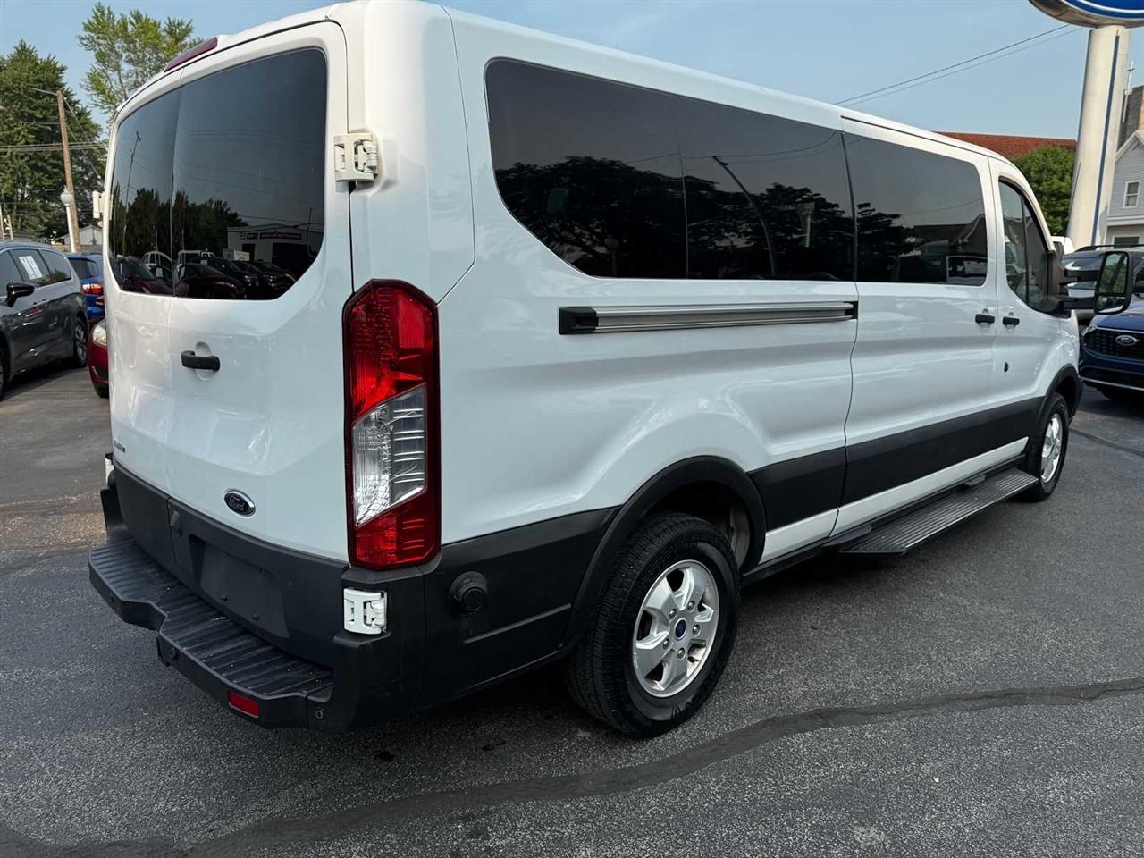Ford Transit Passenger Wagon T-350 148" Low Roof XLT Sliding RH Dr 2019