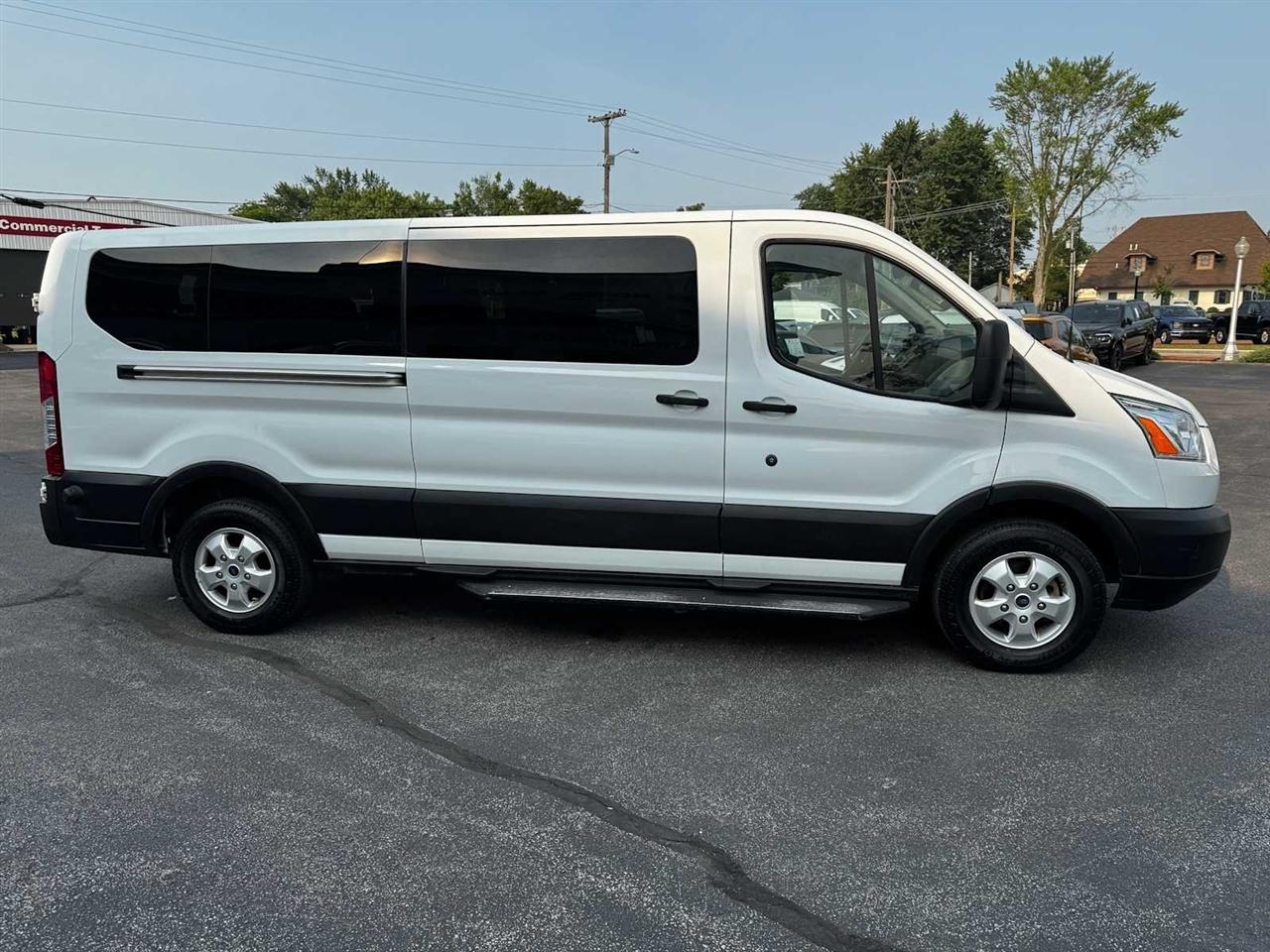 Ford Transit Passenger Wagon T-350 148" Low Roof XLT Sliding RH Dr 2019