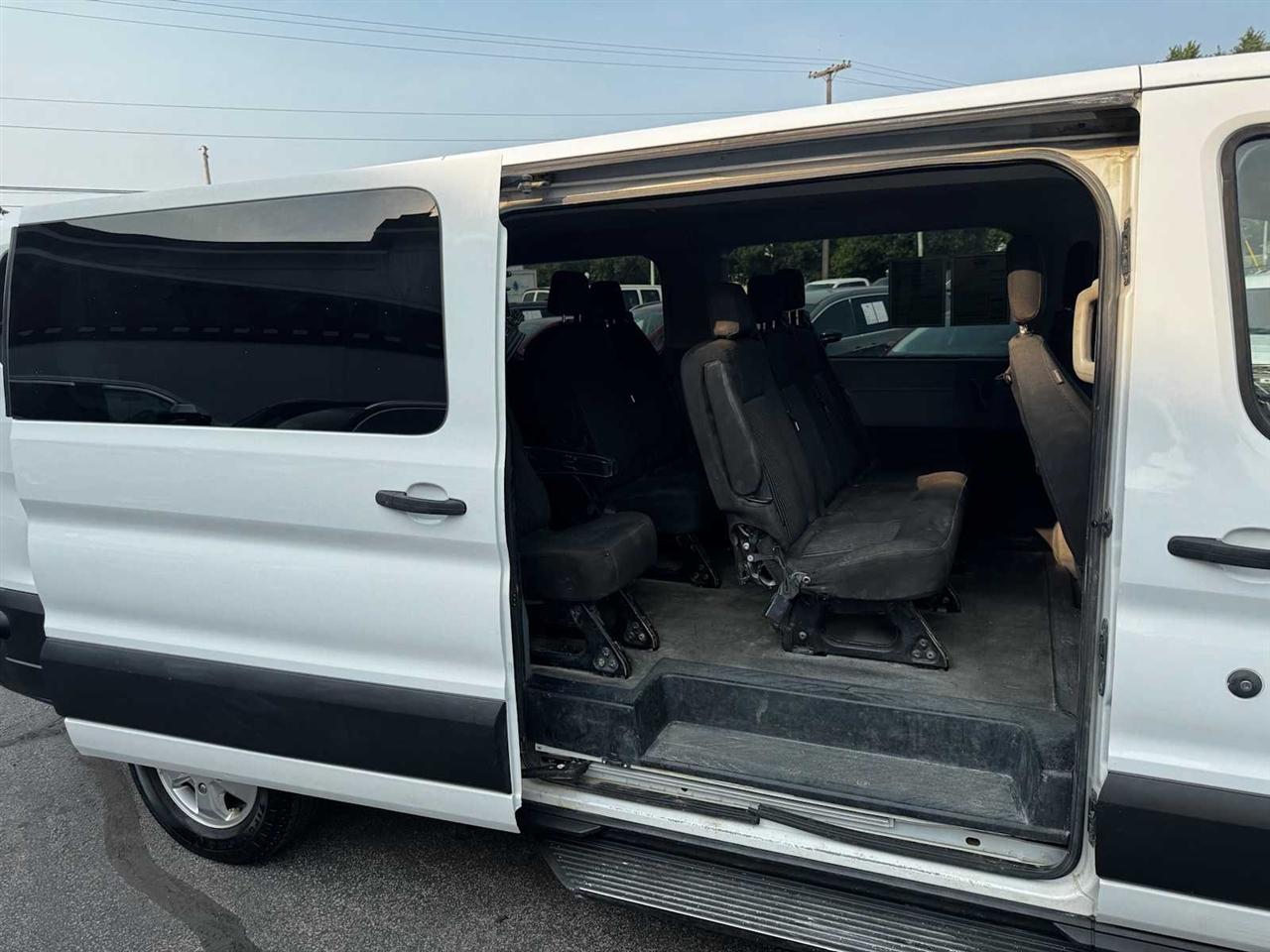 Ford Transit Passenger Wagon T-350 148" Low Roof XLT Sliding RH Dr 2019