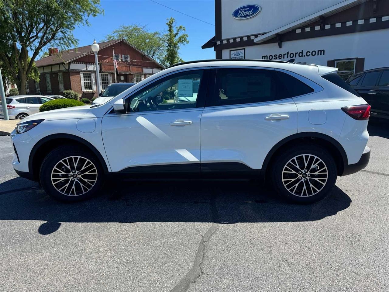Ford Escape PHEV FWD 2026