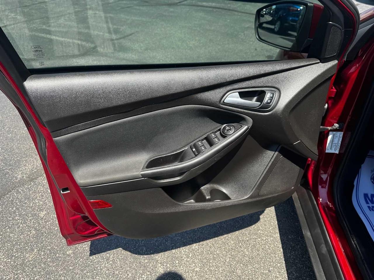 Ford Focus 4dr Sdn SE 2016