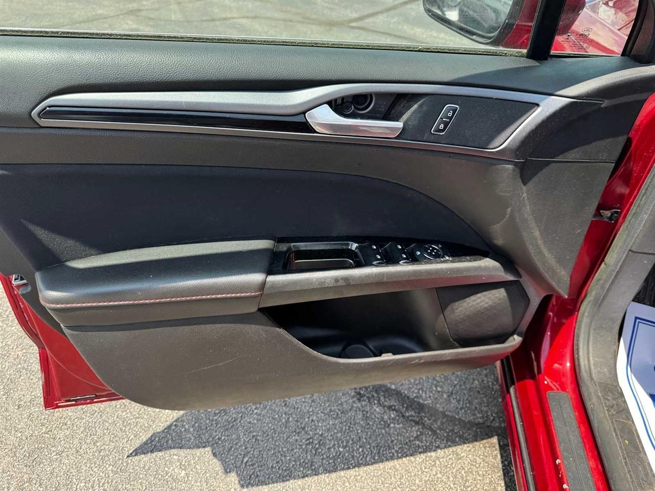 Ford Fusion 4dr Sdn SE FWD 2014