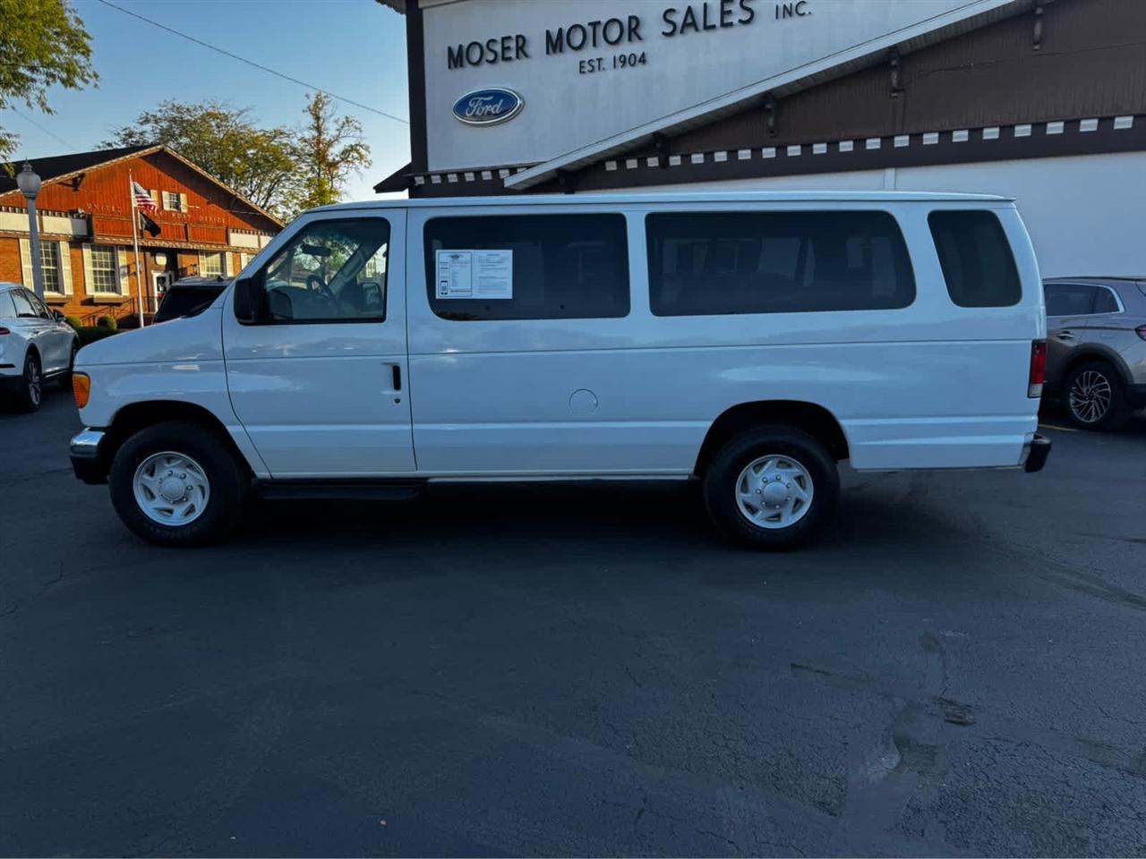 Ford Econoline Wagon E-350 Super Ext XLT 2006