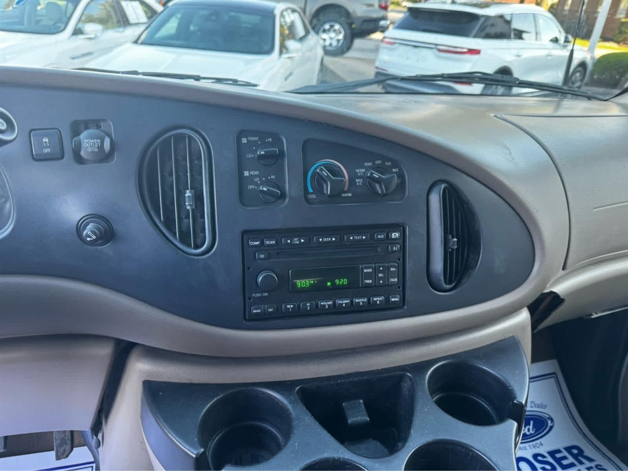 Ford Econoline Wagon E-350 Super Ext XLT 2006