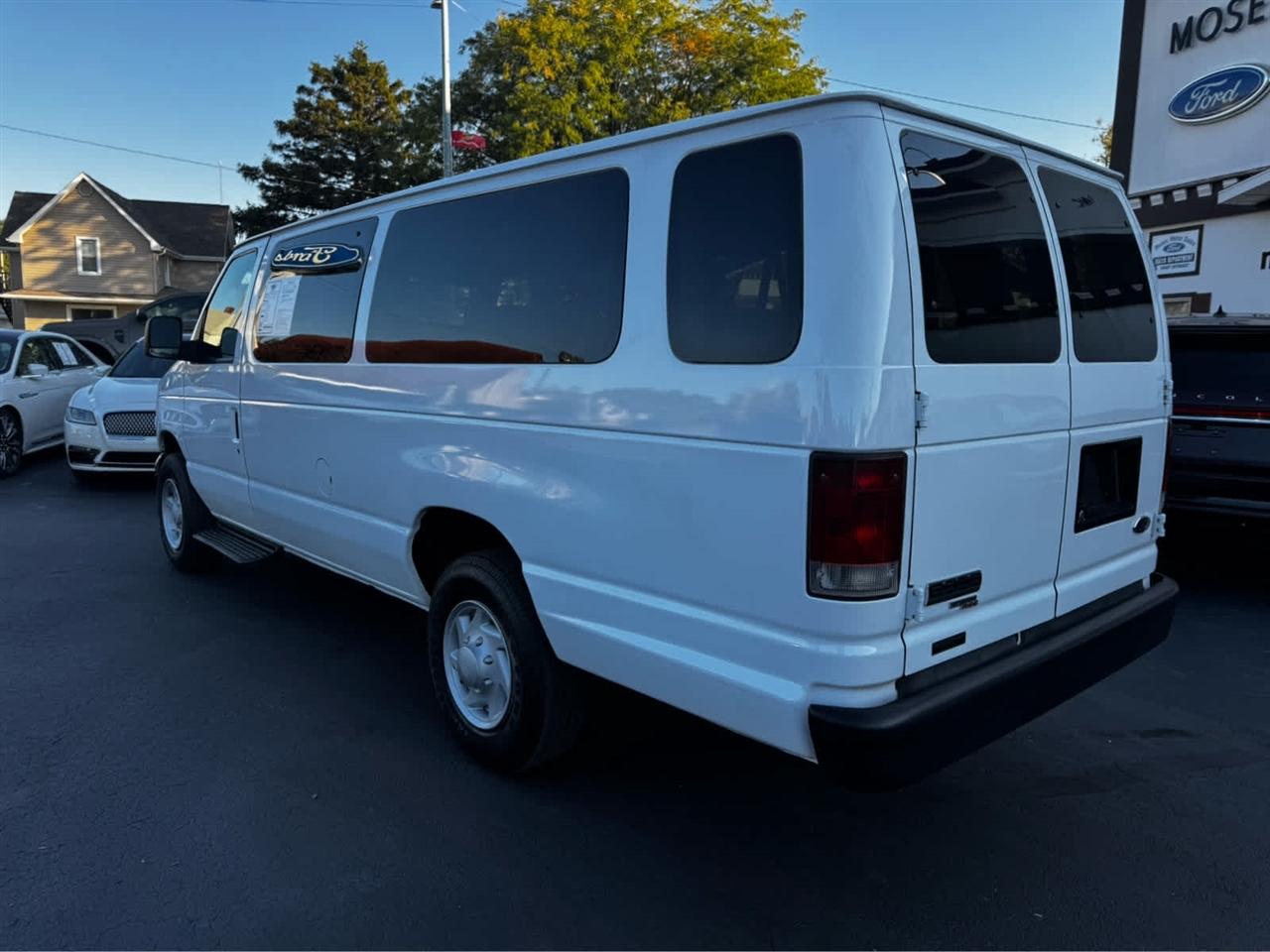 Ford Econoline Wagon E-350 Super Ext XLT 2006