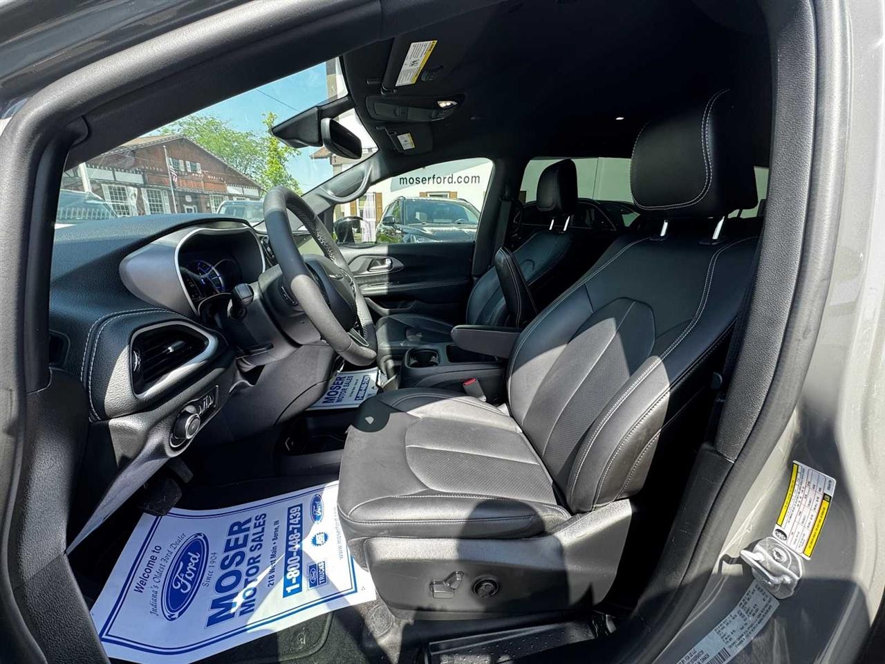 Chrysler Pacifica Hybrid Select FWD 2025