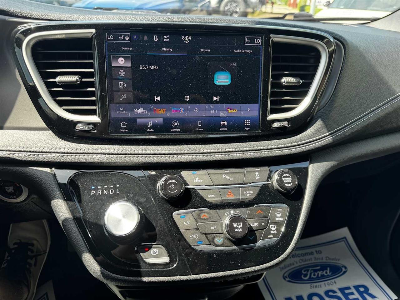 Chrysler Pacifica Hybrid Select FWD 2025