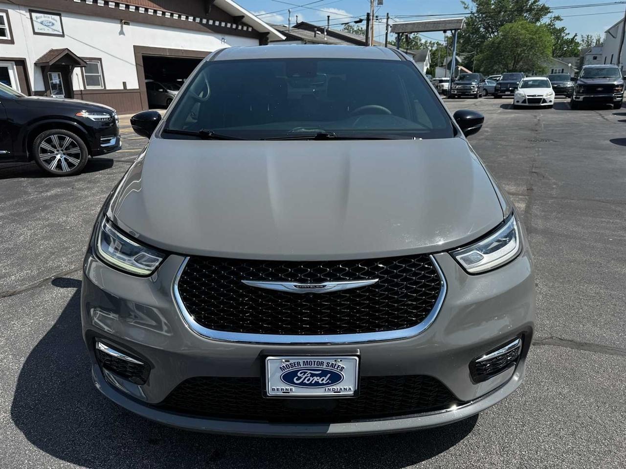 Chrysler Pacifica Hybrid Select FWD 2025
