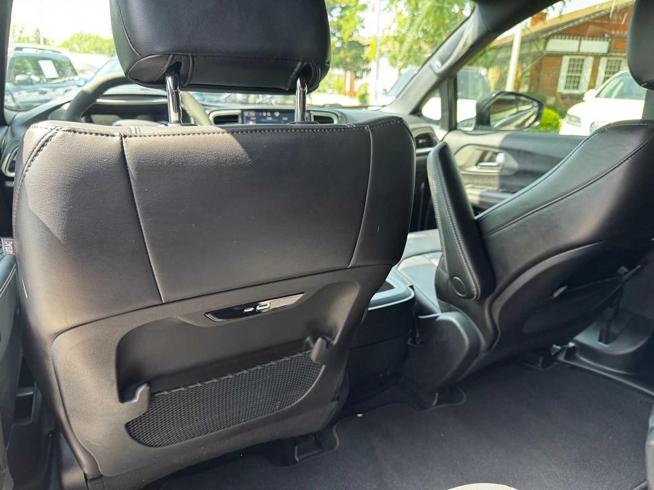Chrysler Pacifica Hybrid Select FWD 2025