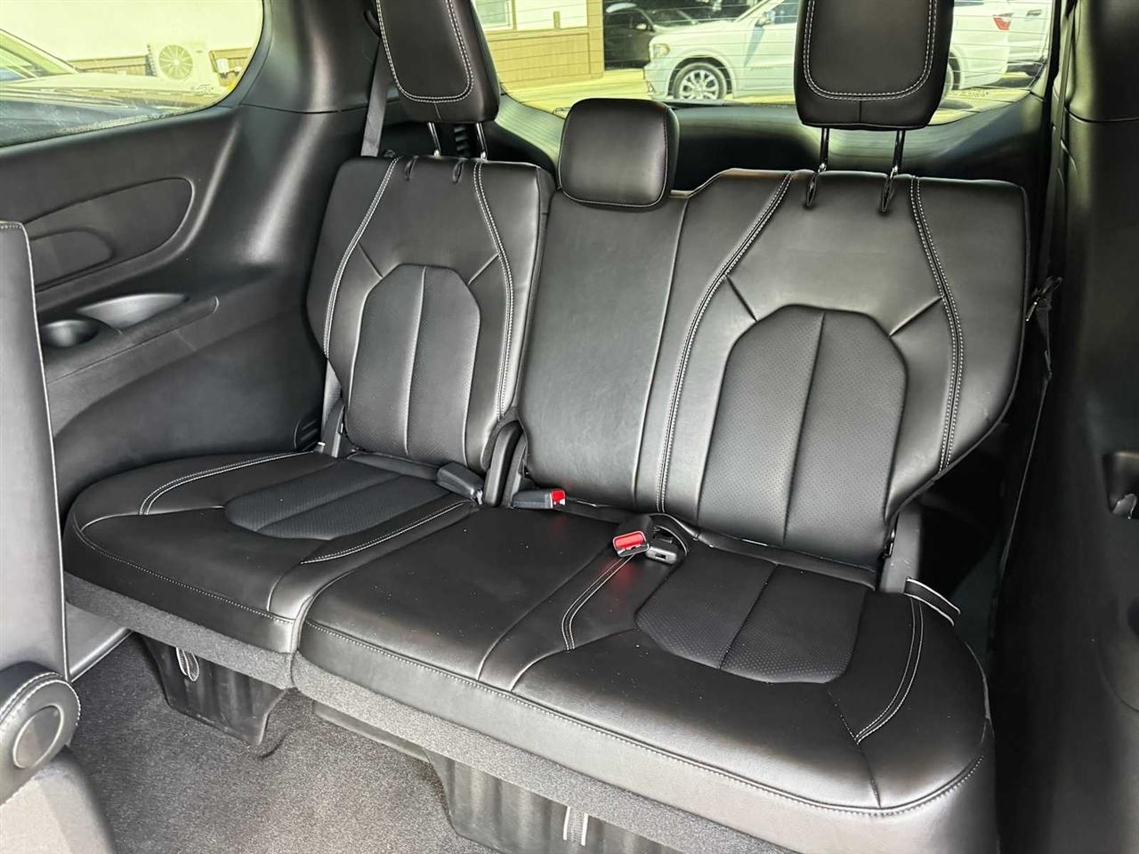 Chrysler Pacifica Hybrid Select FWD 2025