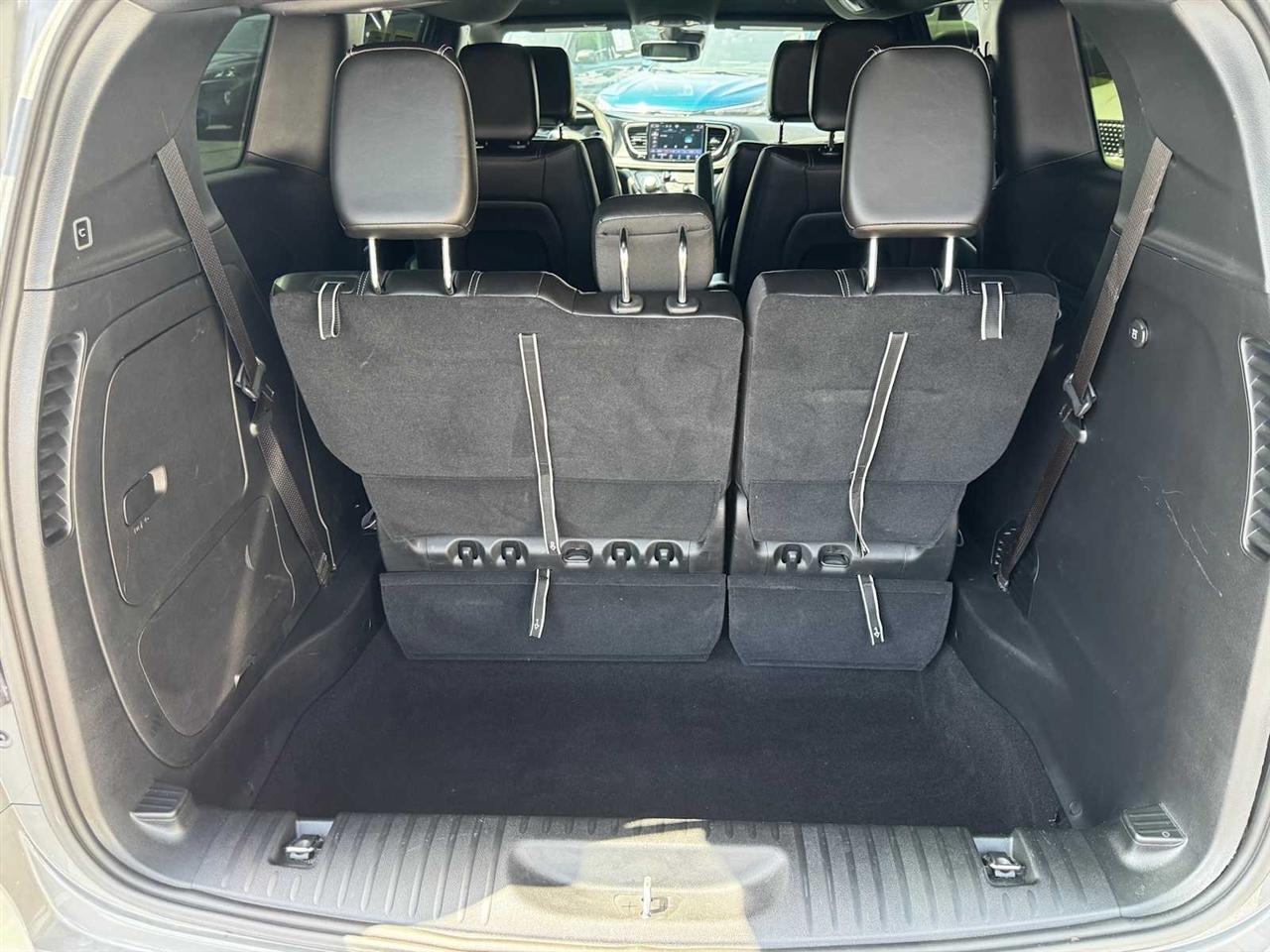 Chrysler Pacifica Hybrid Select FWD 2025