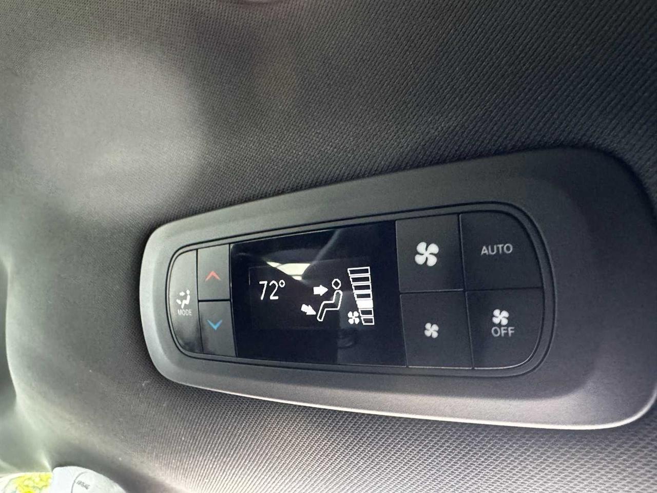 Chrysler Pacifica Hybrid Select FWD 2025