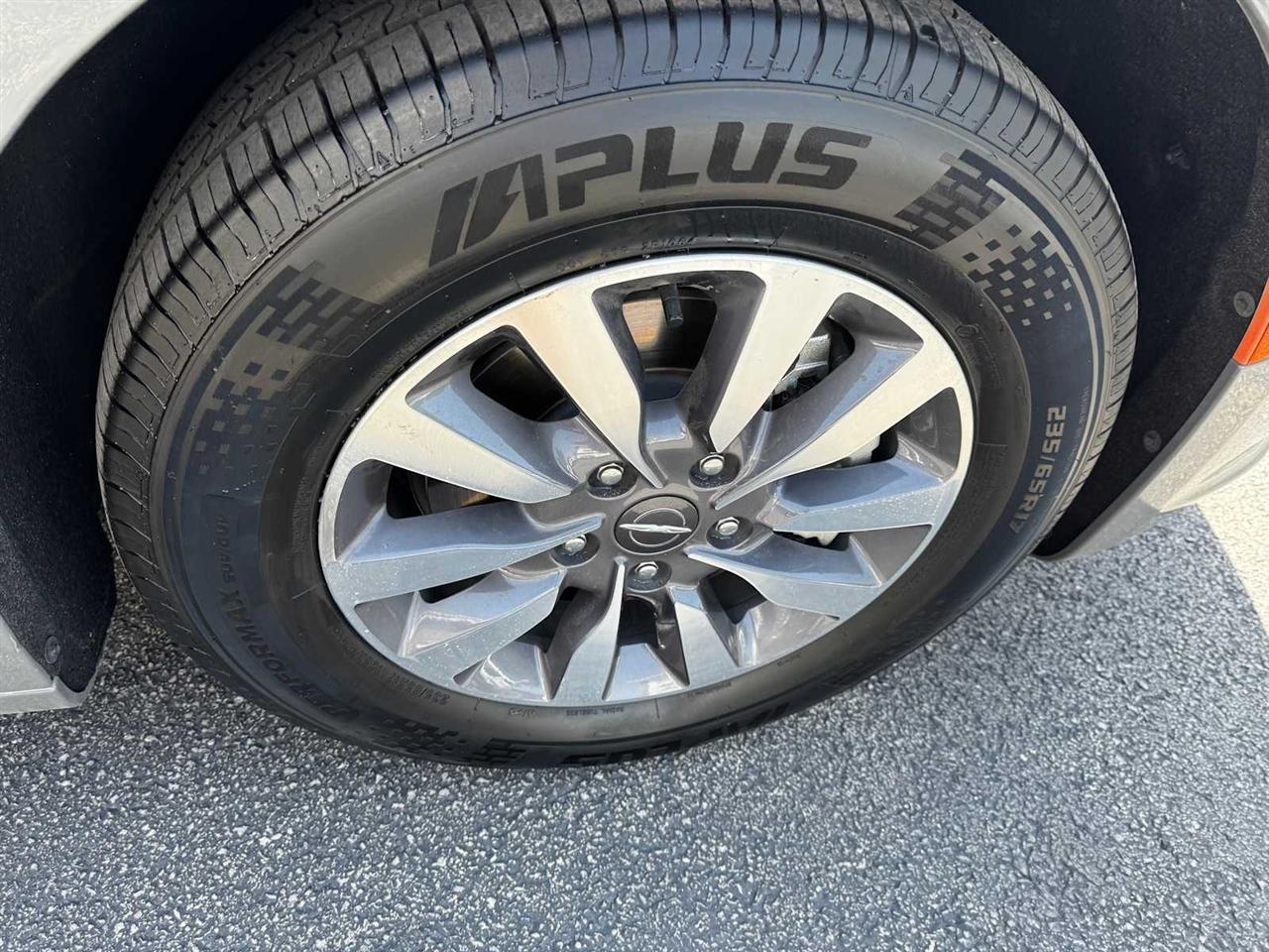 Chrysler Pacifica Hybrid Select FWD 2025