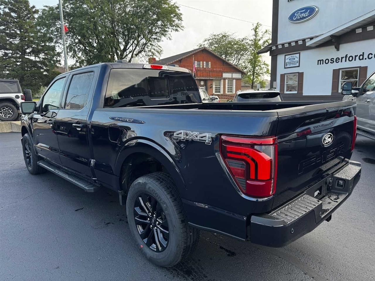 Ford F-150 Lariat 4WD SuperCrew 5.5' Box 2026