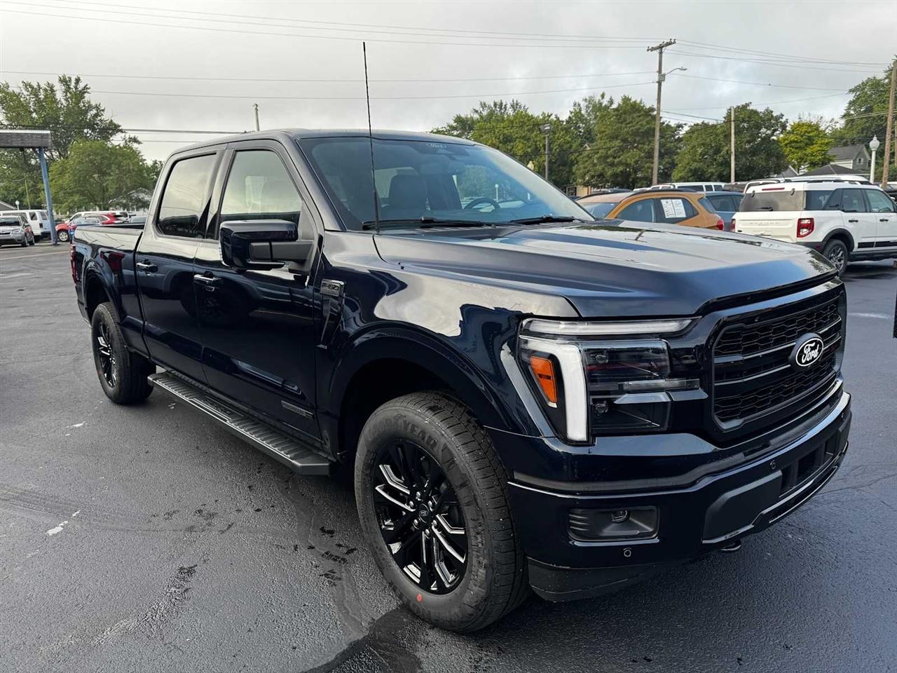Ford F-150 Lariat 4WD SuperCrew 5.5' Box 2026