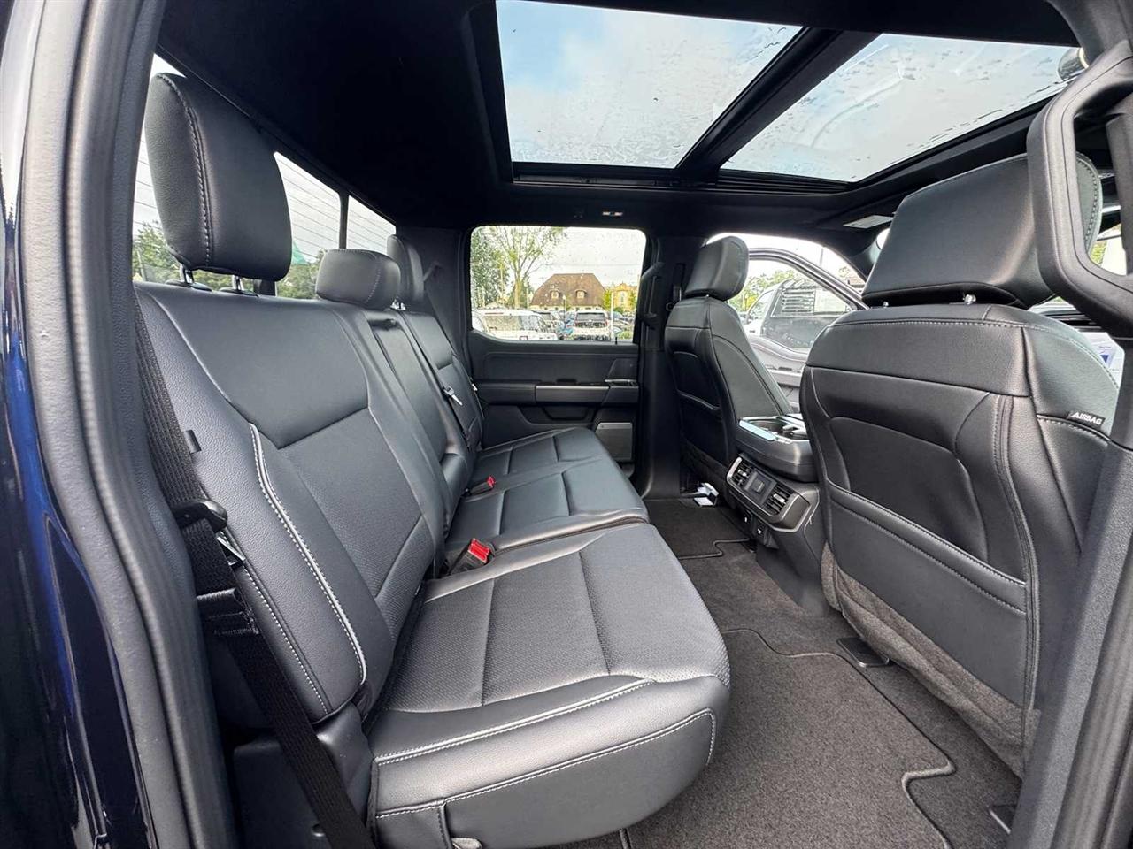 Ford F-150 Lariat 4WD SuperCrew 5.5' Box 2026