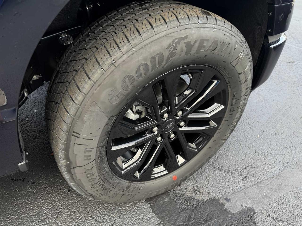 Ford F-150 Lariat 4WD SuperCrew 5.5' Box 2026