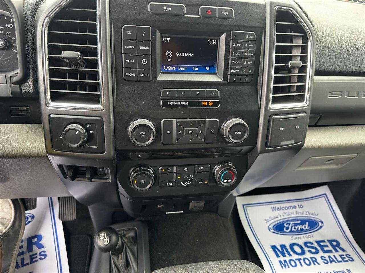 Ford Super Duty F-250 SRW XLT 4WD Crew Cab 8' Box 2017