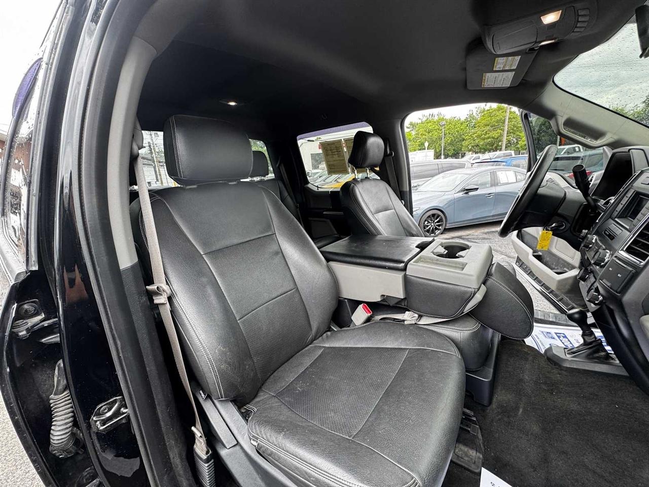 Ford Super Duty F-250 SRW XLT 4WD Crew Cab 8' Box 2017