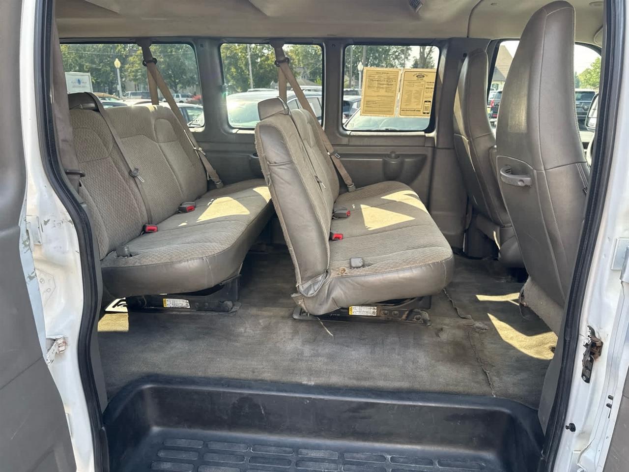 Chevrolet Express Passenger RWD 3500 155" LT 2018