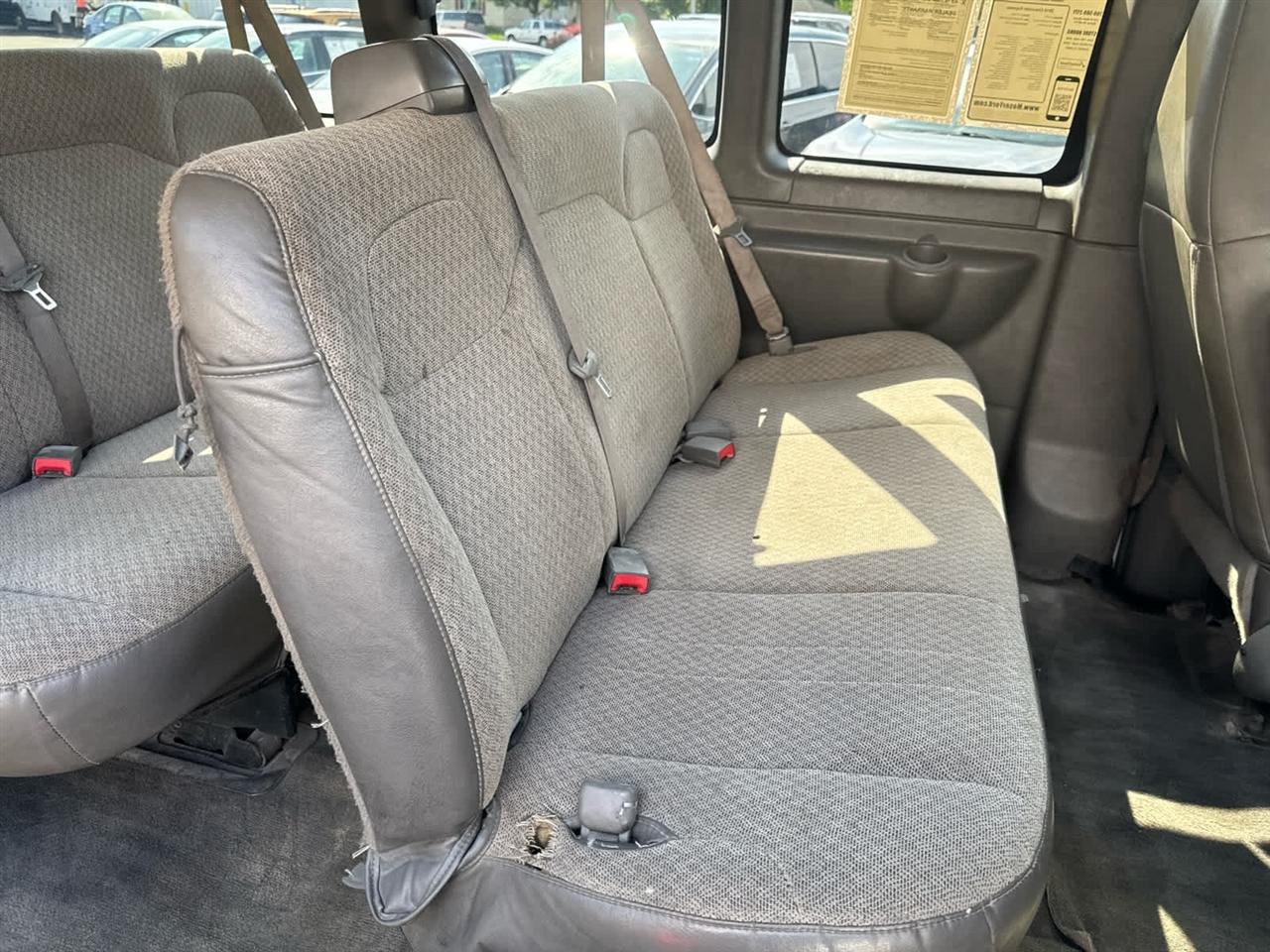 Chevrolet Express Passenger RWD 3500 155" LT 2018