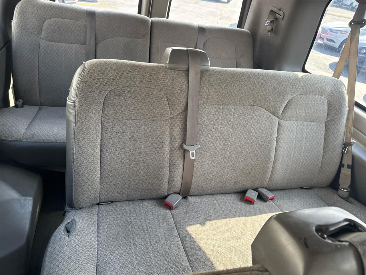 Chevrolet Express Passenger RWD 3500 155" LT 2018